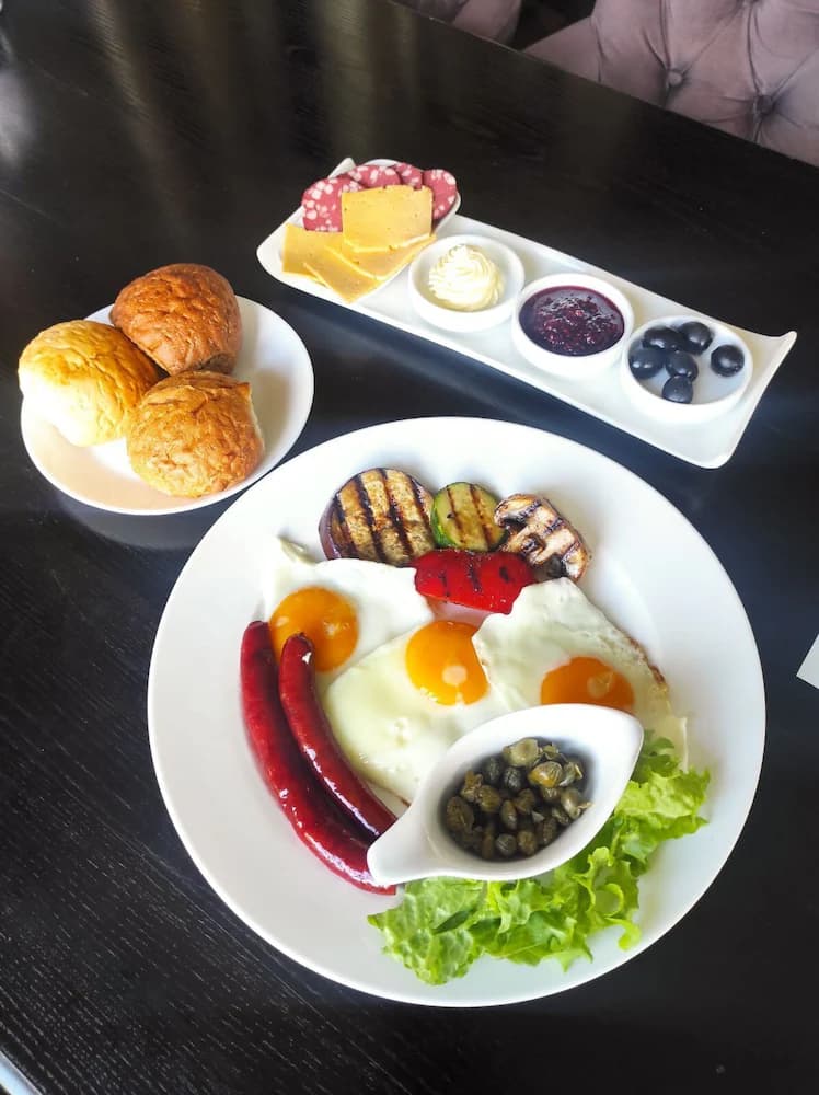Breakfast meal