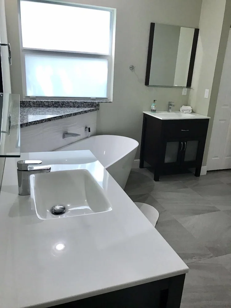 Bathroom sink