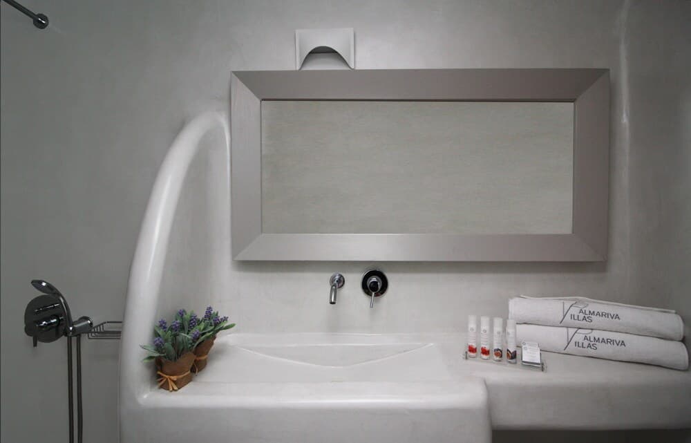 Bathroom sink