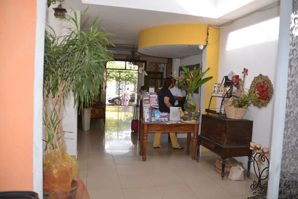 Lobby lounge