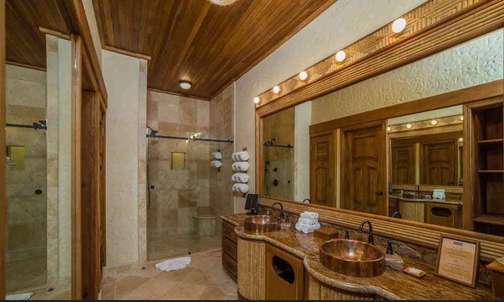 Bathroom shower
