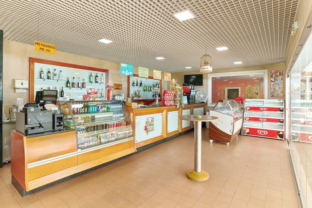 Snack bar