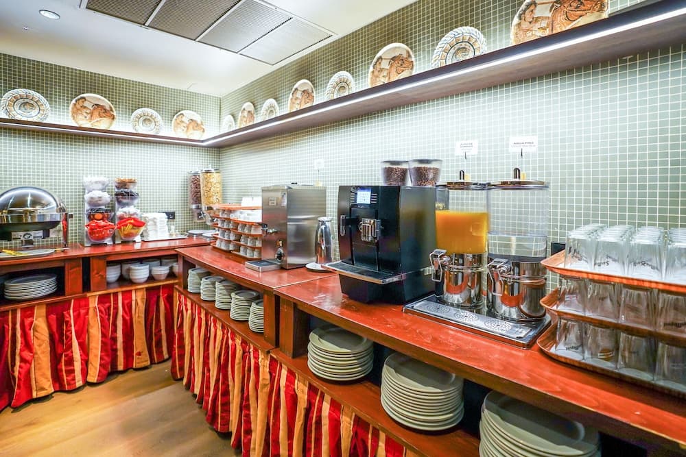 Breakfast buffet