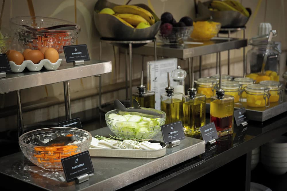 Breakfast buffet