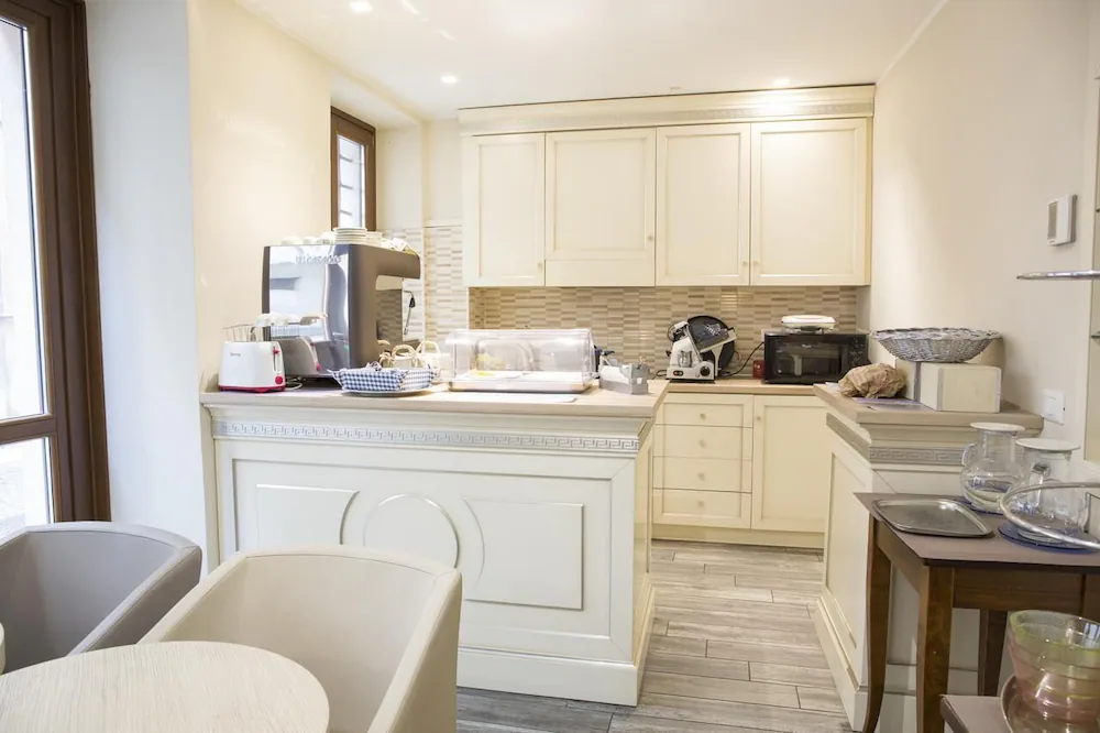 Breakfast area