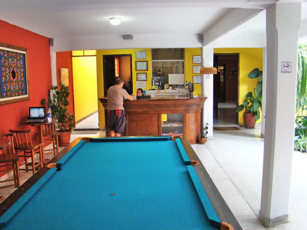 Lobby lounge