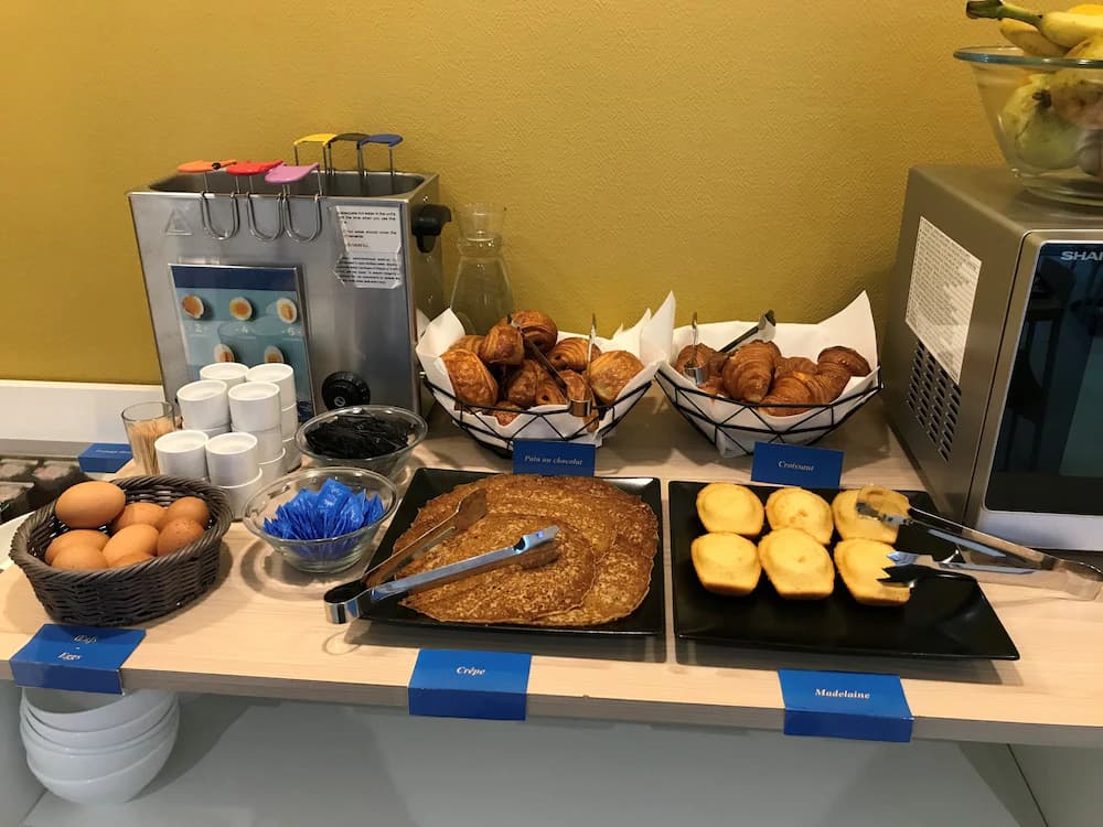Breakfast buffet