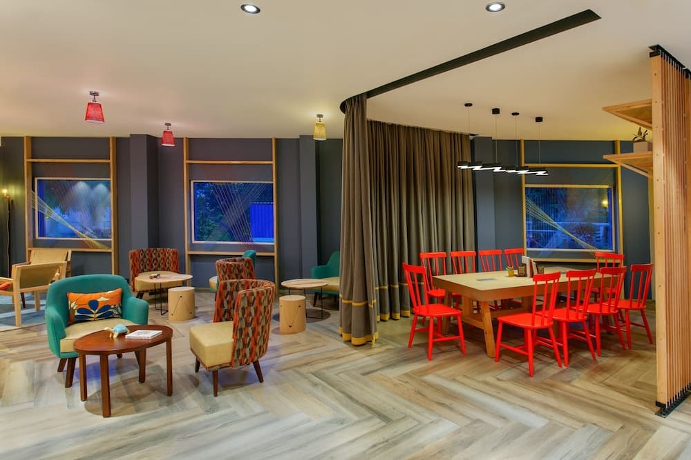 Lobby lounge