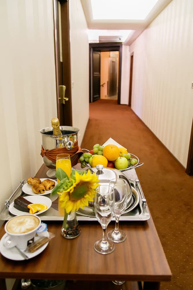 Room service - dining