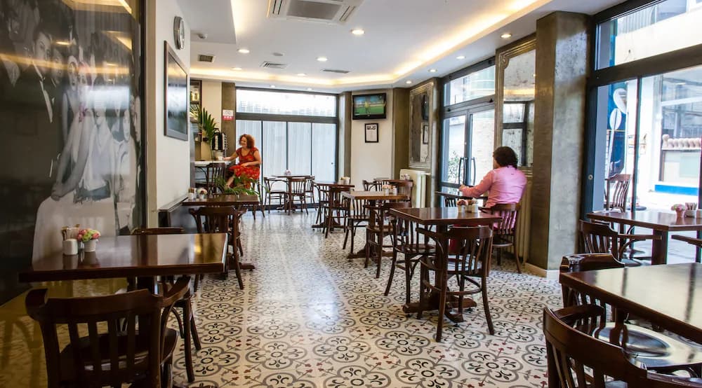 Breakfast area