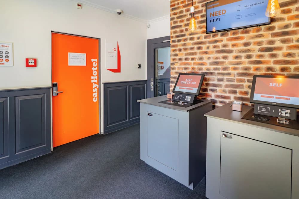 Check-in/check-out kiosk