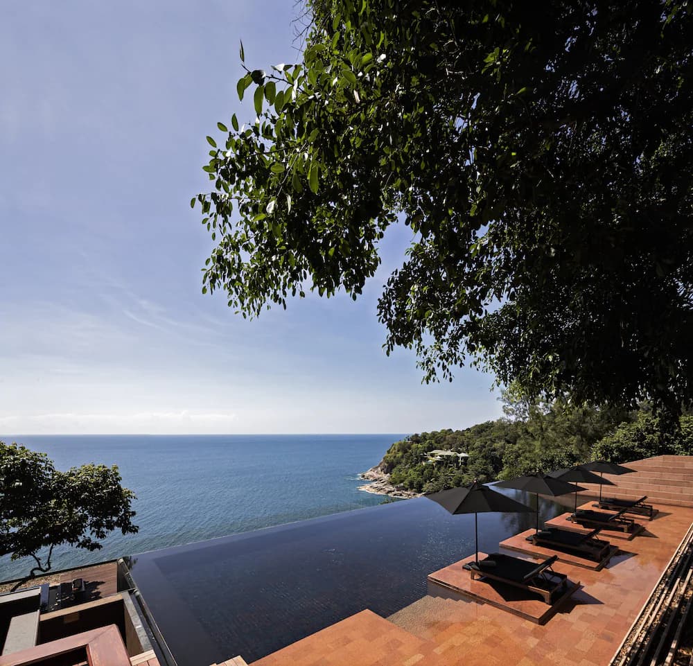 Infinity pool