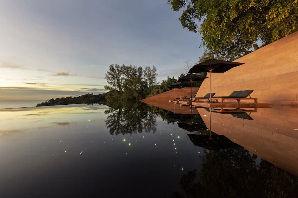 Infinity pool