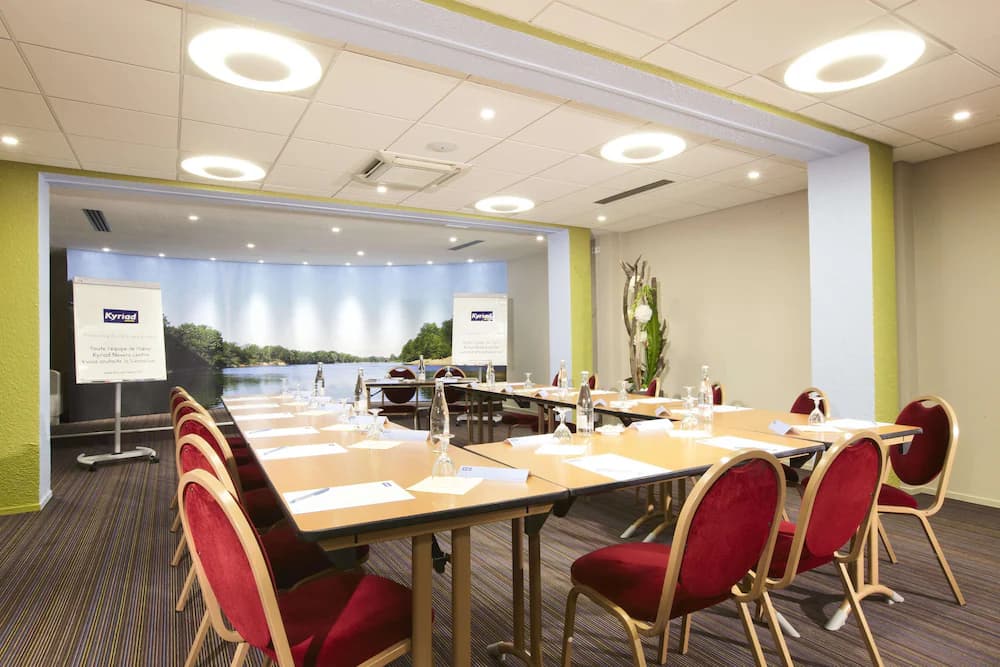Meeting facility