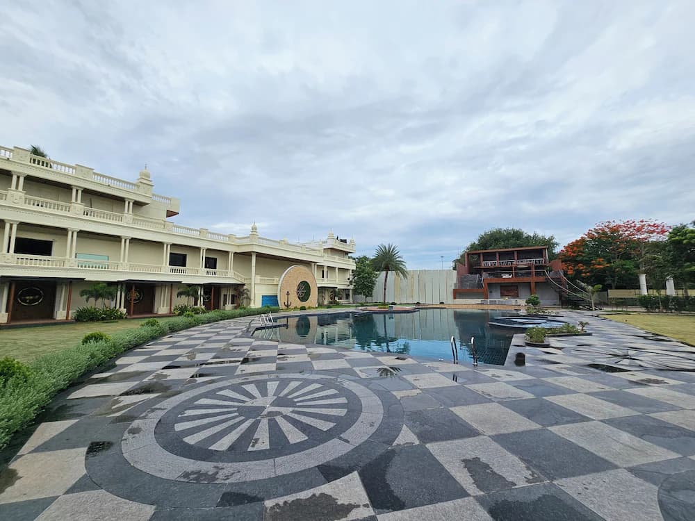 Pool