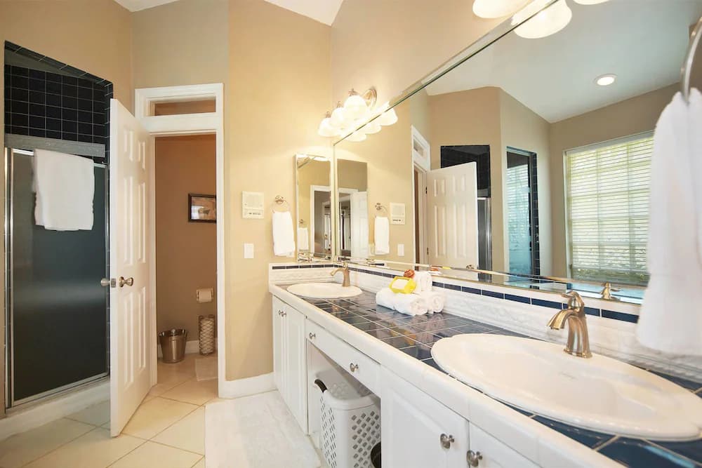 Bathroom sink