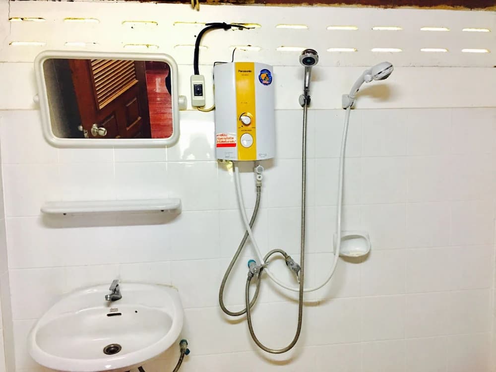 Bathroom shower