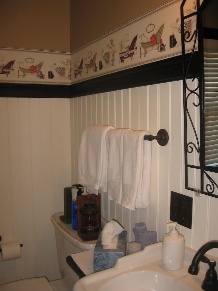 Bathroom amenities