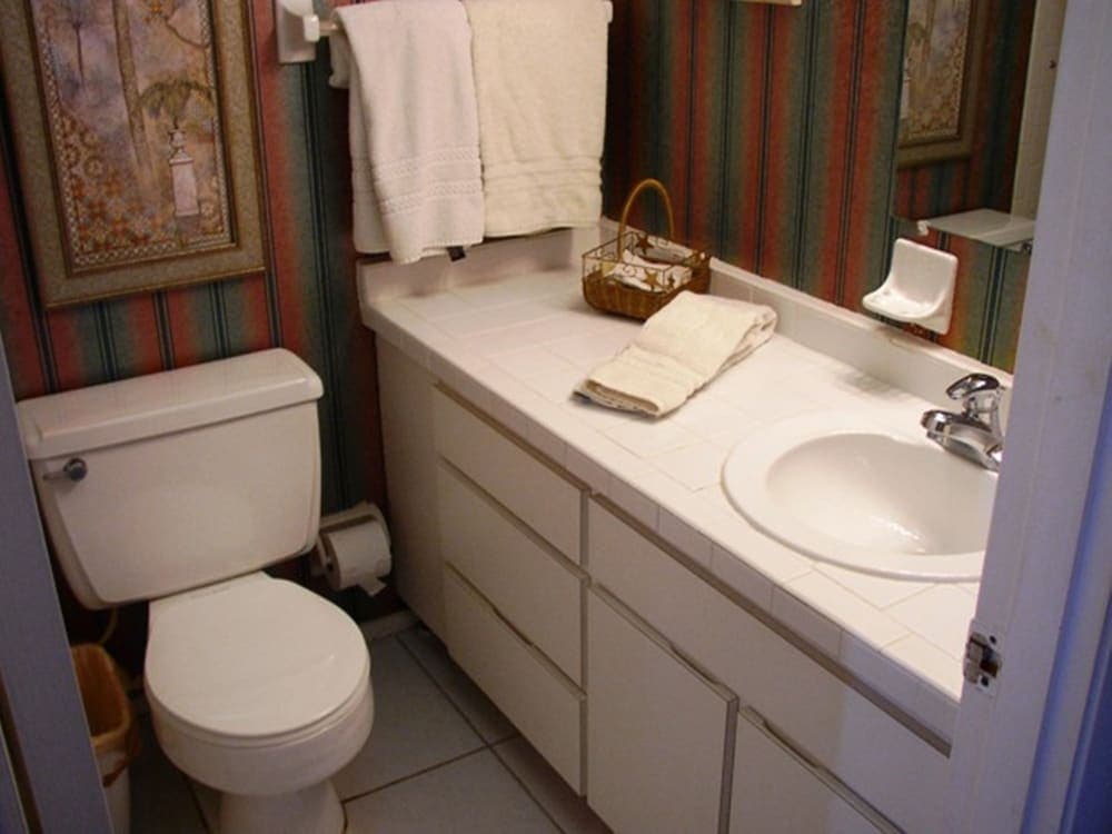Bathroom sink
