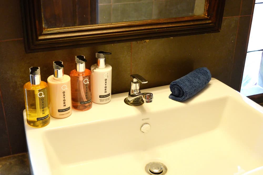 Bathroom amenities