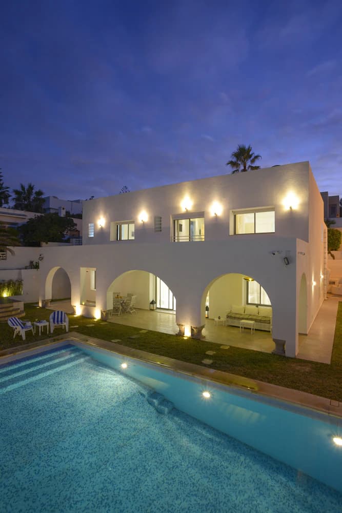 Front of property - evening/night