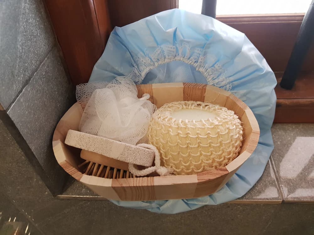 Bathroom amenities