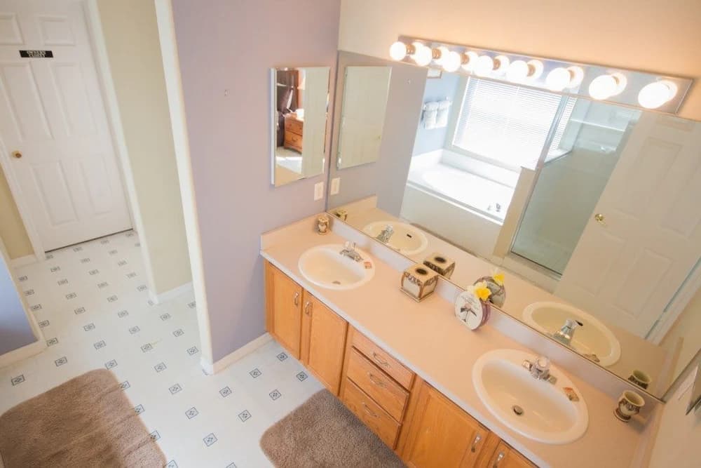 Bathroom sink