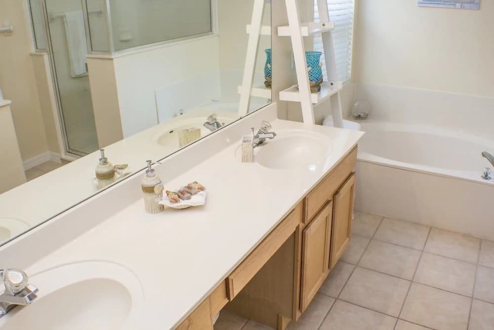 Bathroom sink