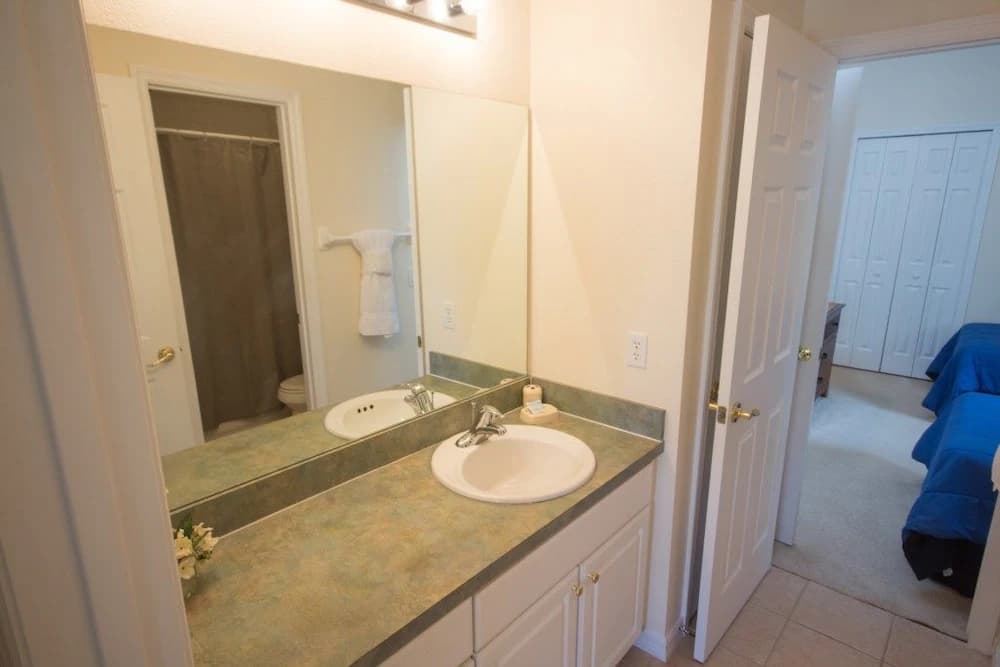 Bathroom sink