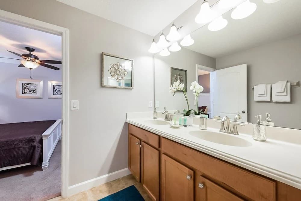 Bathroom sink