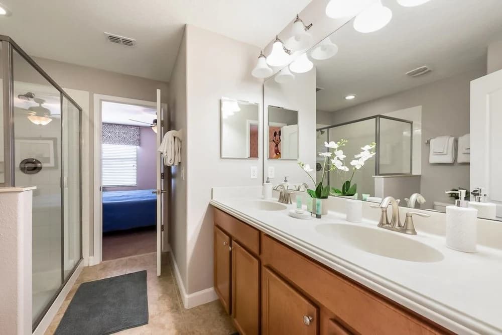 Bathroom shower