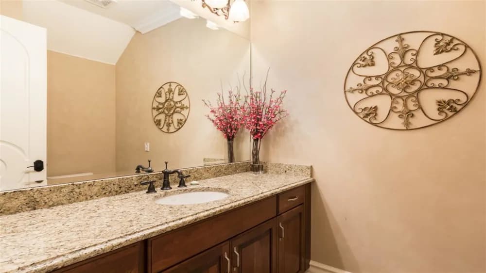 Bathroom sink