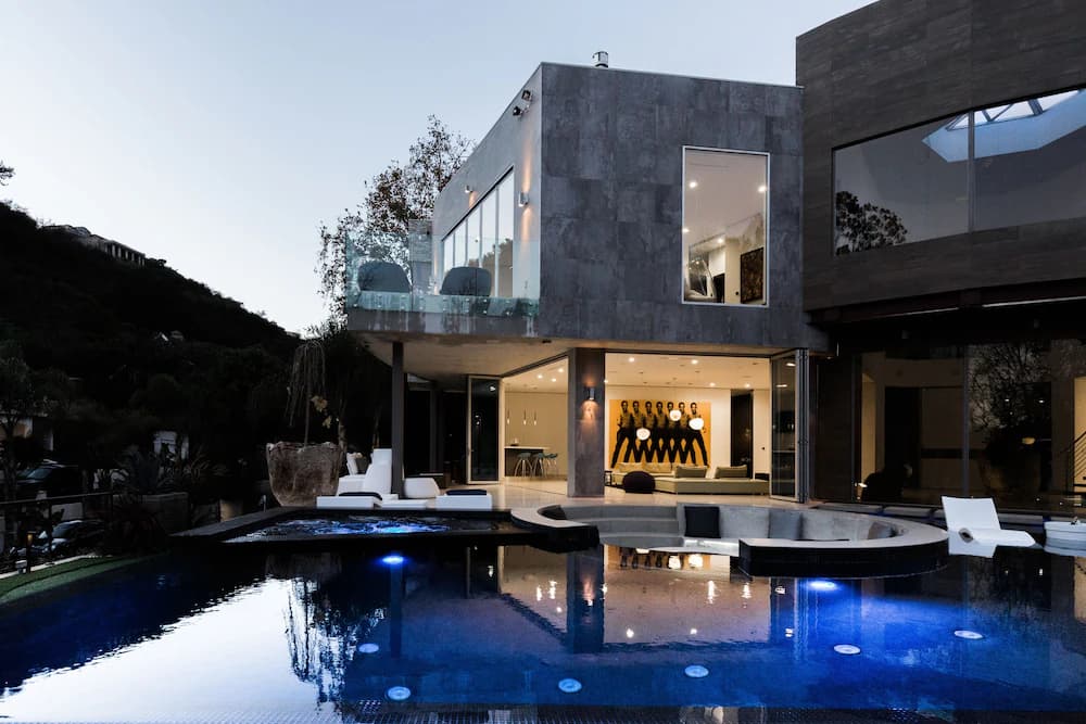 Infinity pool