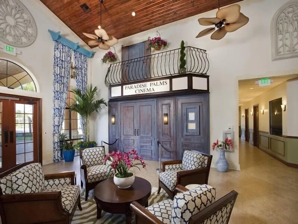 Lobby lounge