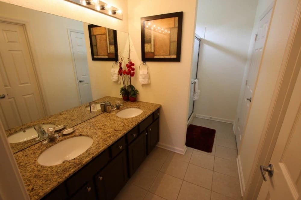 Bathroom sink