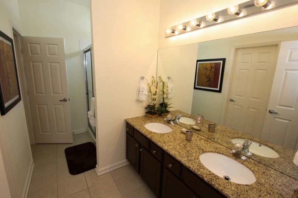 Bathroom sink
