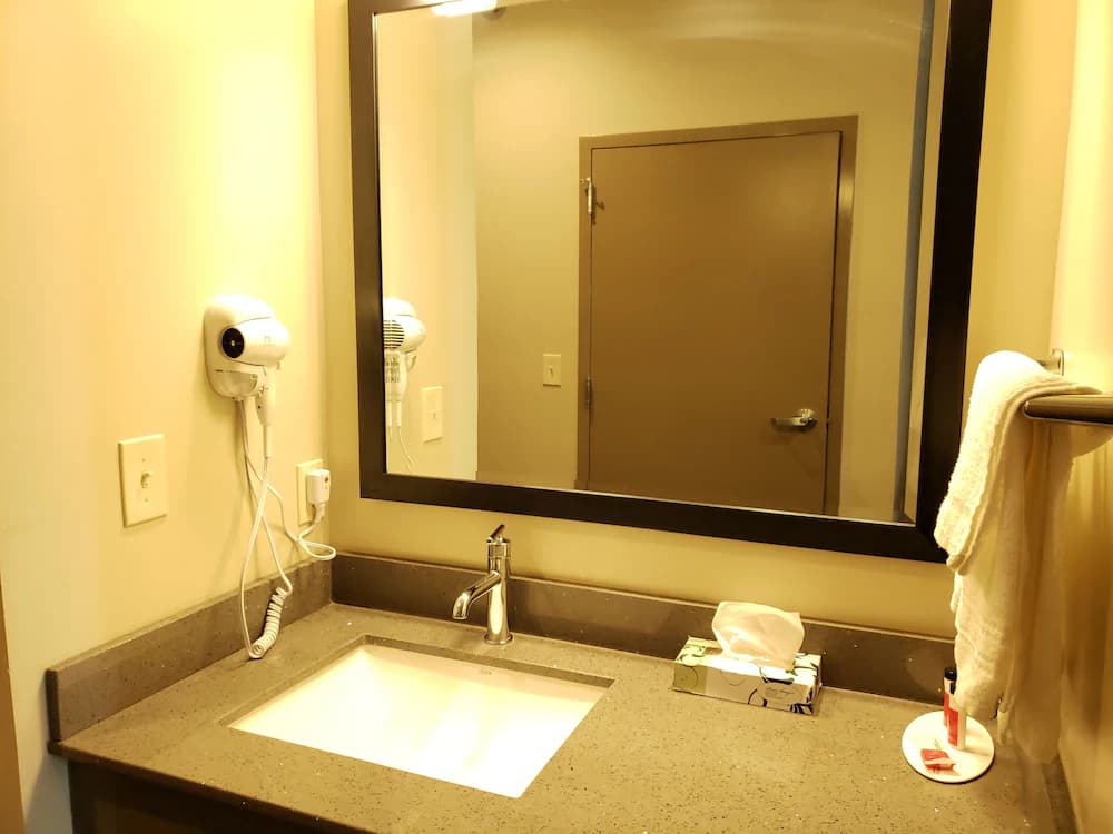Bathroom sink