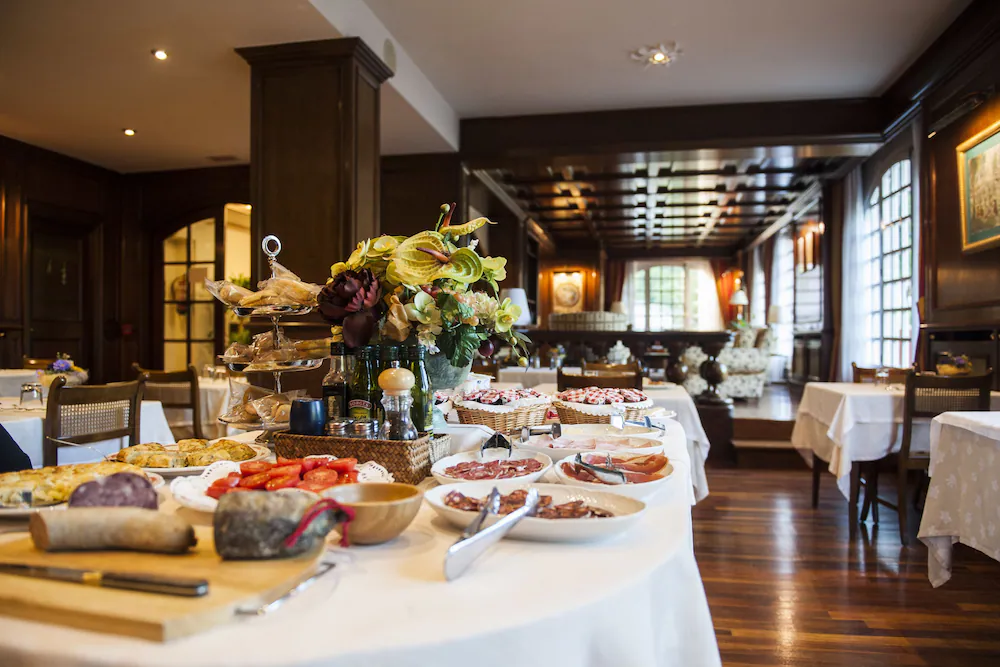 Breakfast buffet