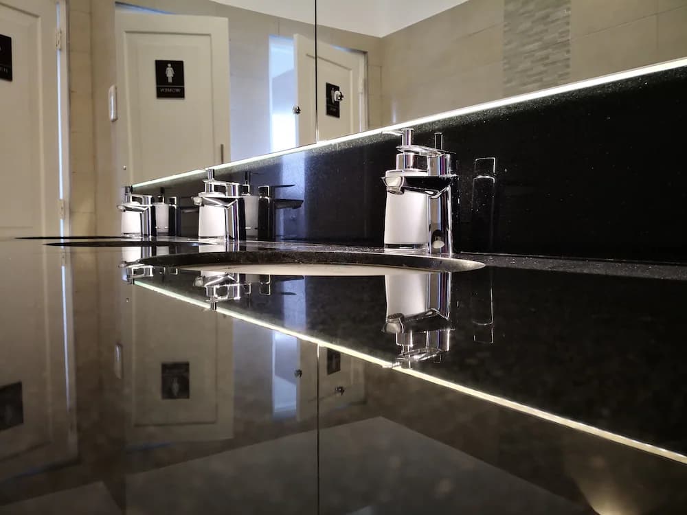Bathroom sink