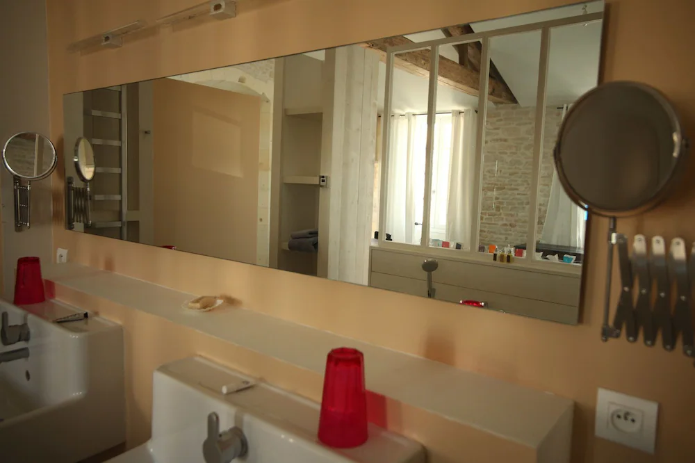 Bathroom amenities