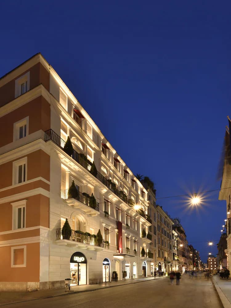 Front of property - evening/night