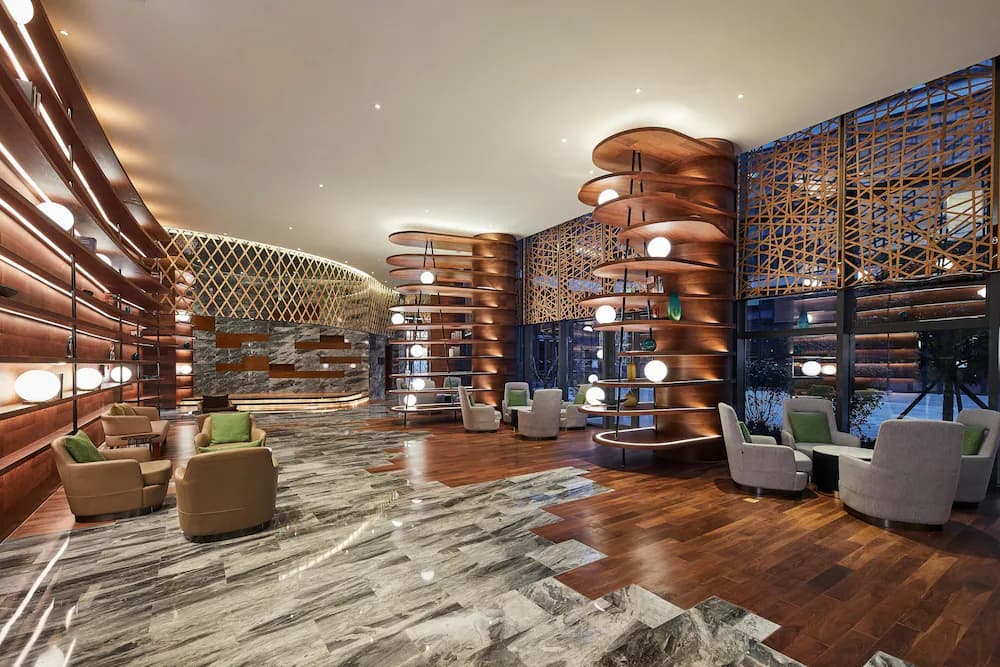 Lobby lounge