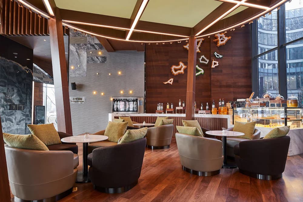Lobby lounge