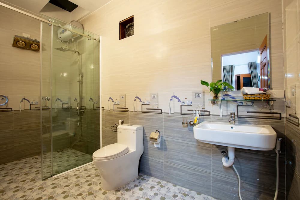 Bathroom shower
