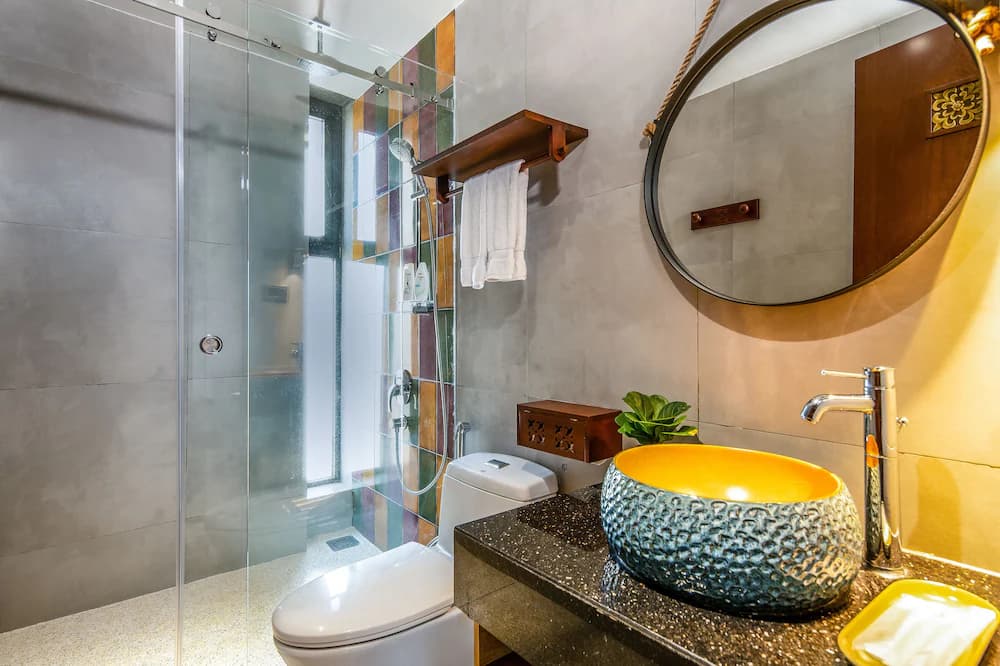 Bathroom amenities