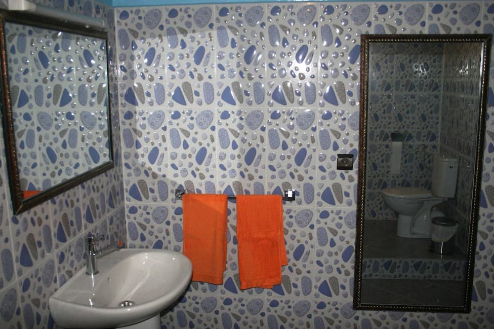 Bathroom sink