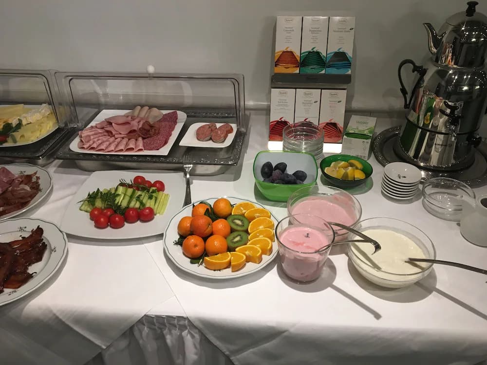 Breakfast buffet