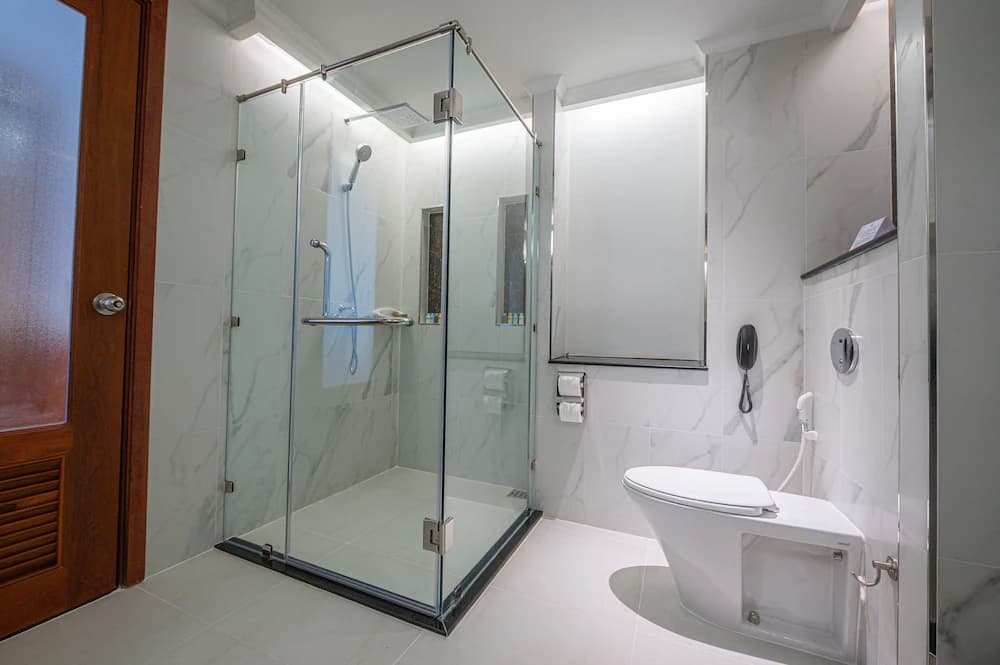 Bathroom shower