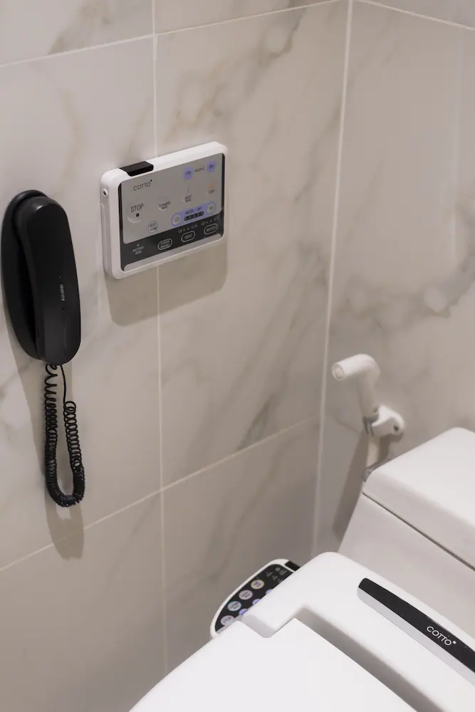 Bathroom amenities