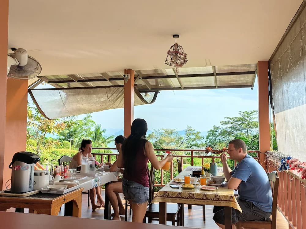 Breakfast area
